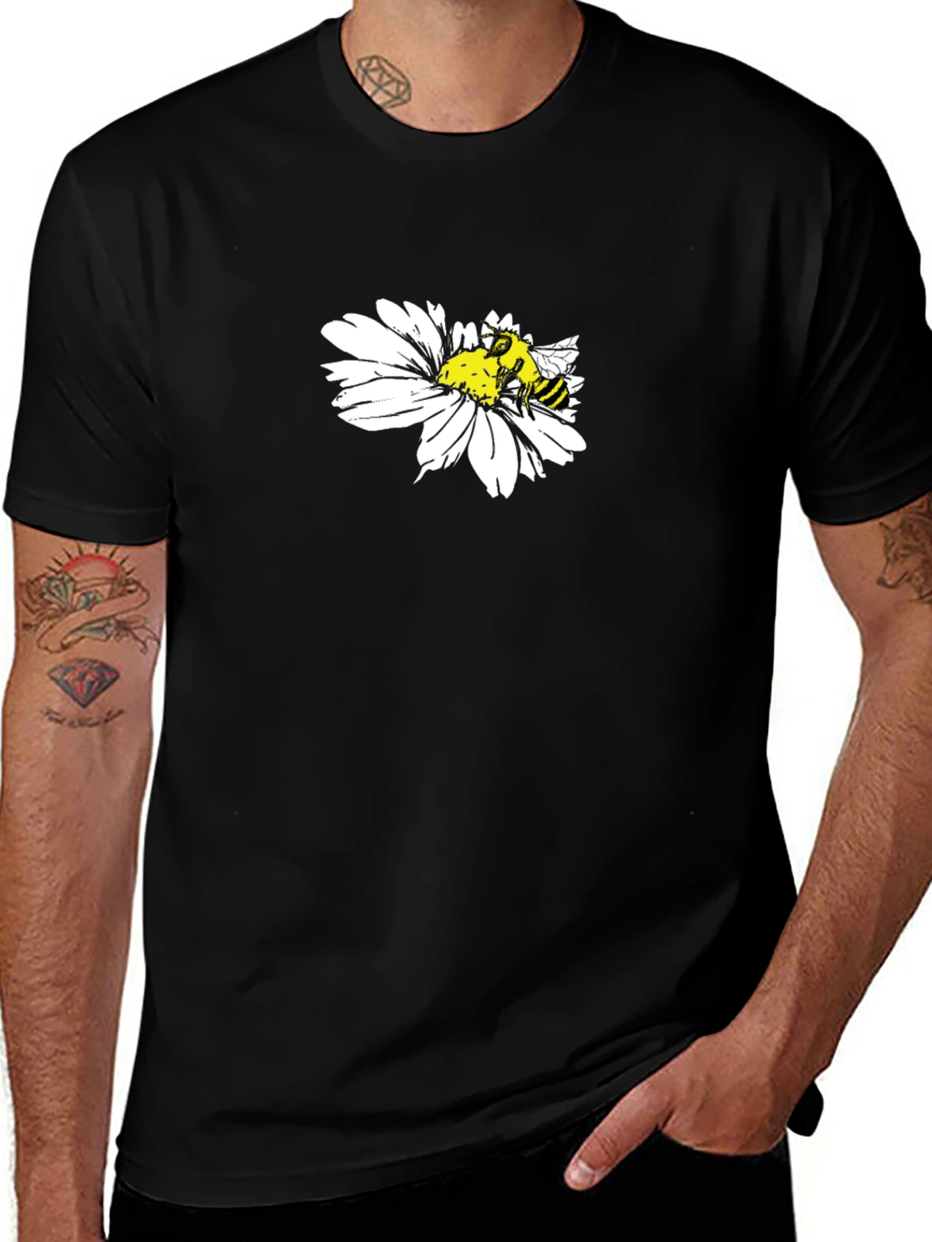 Bee on Daisy Graphic T-Shirt - Black