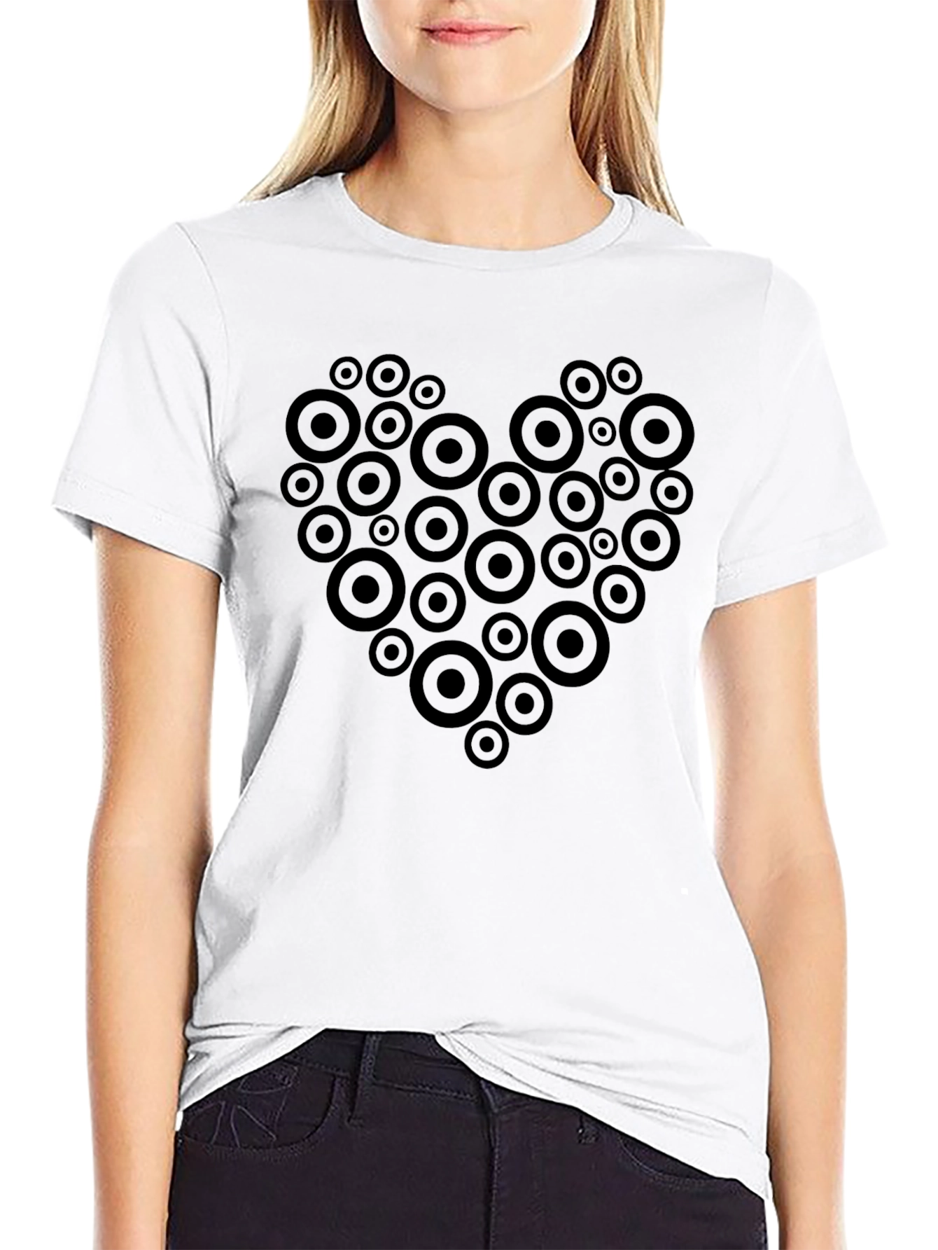Circle Heart Graphic Tee - Modern Design Casual Style