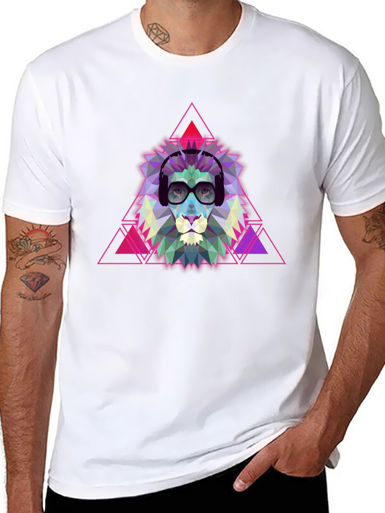 Geometric Lion Graphic Tee - Cool & Trendy!