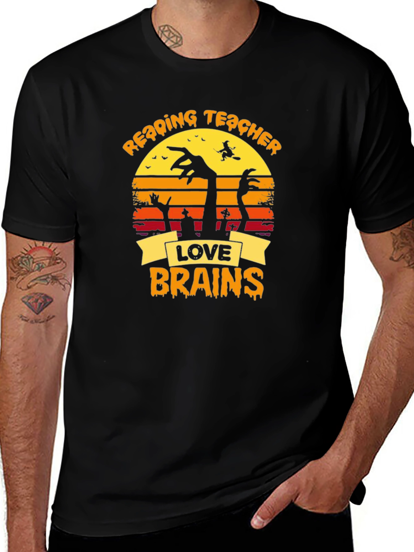 Reading Teacher Halloween Love Brains T-Shirt