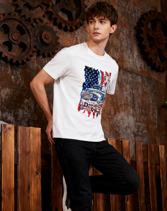 American Vintage Truck & USA Flag T-Shirt - 100% Cotton, Retro Auto Enthusiast Tee for Daily & Outdoor Occasions