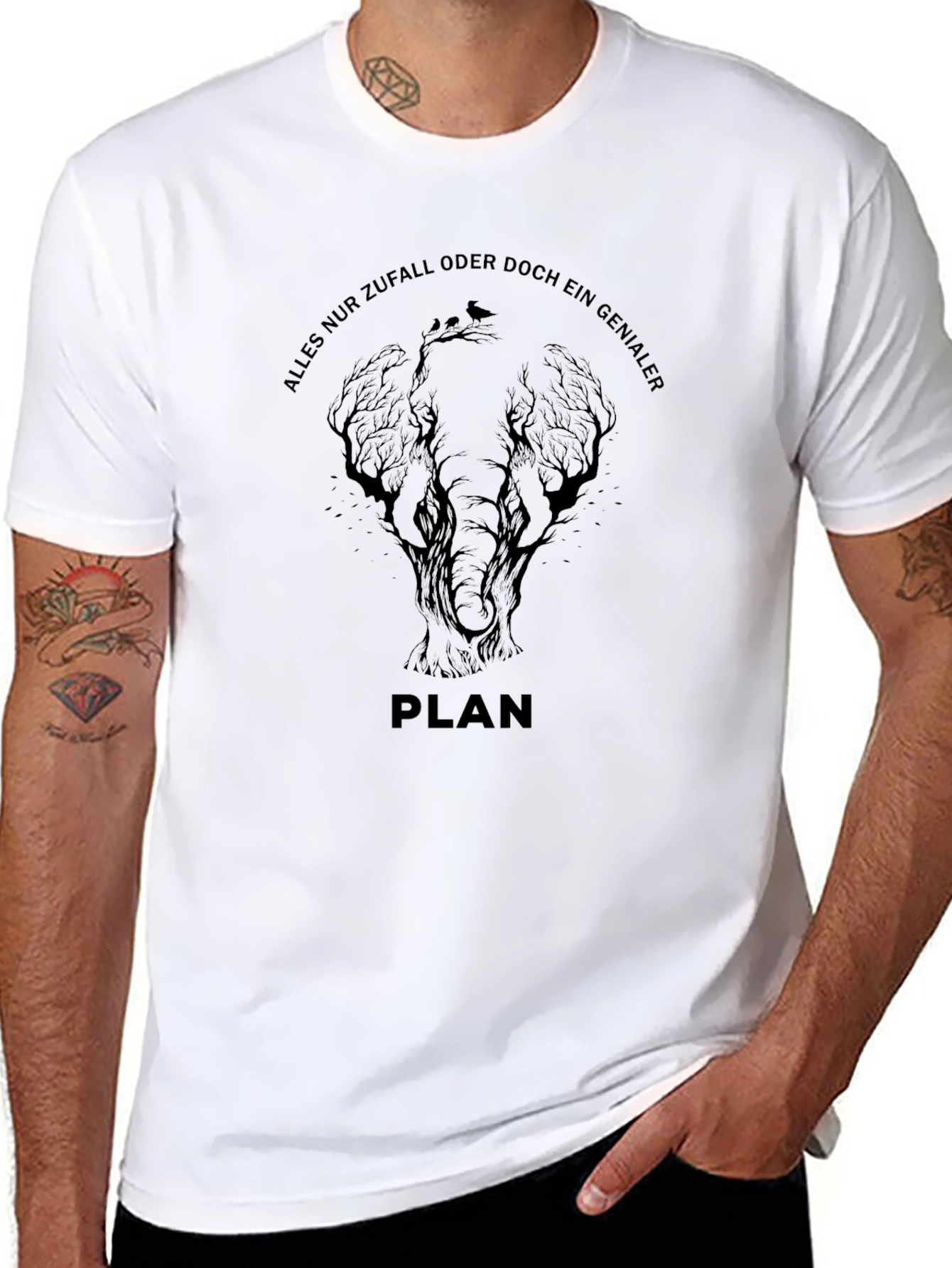 Genialer Plan Elephant Graphic Tee - Black