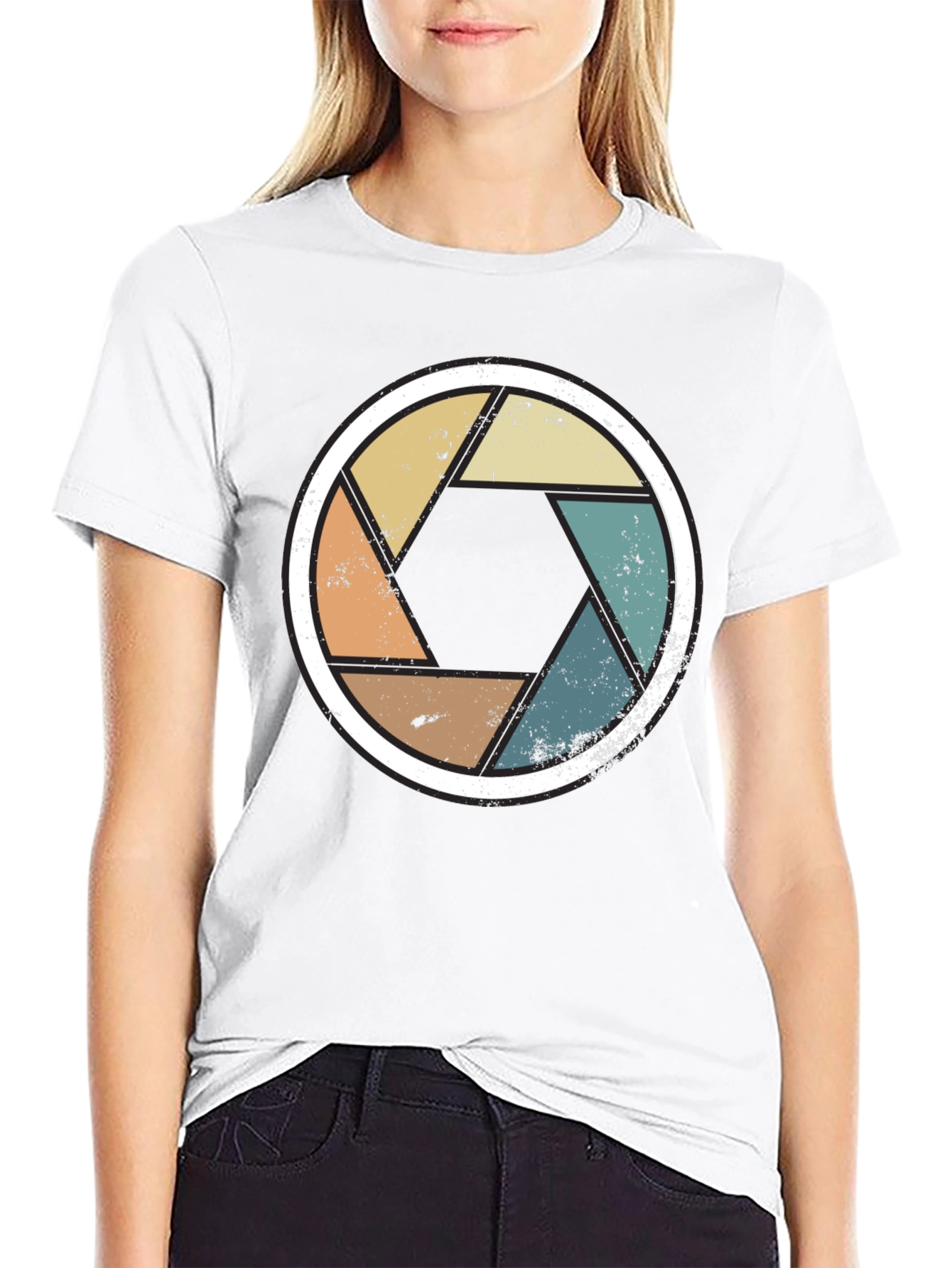 Retro Camera Aperture T-Shirt - Photographer Gift